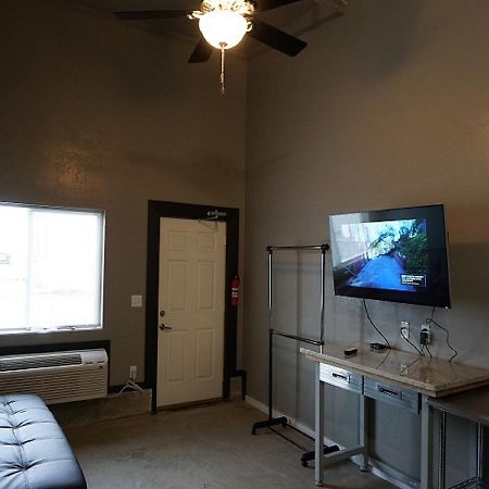 Riverfront Studio Suites マンケートー エクステリア 写真