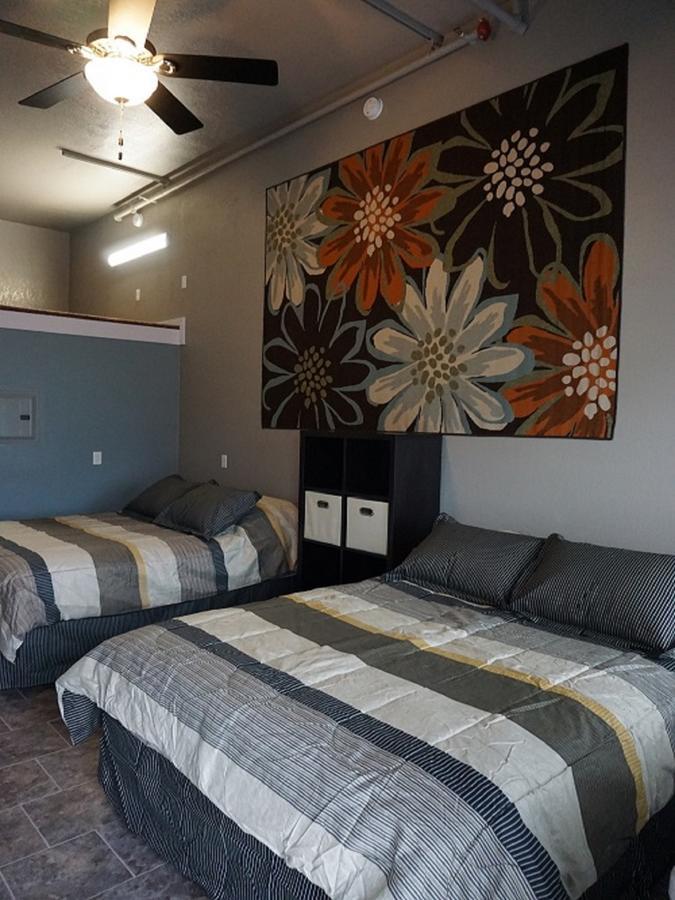 Riverfront Studio Suites マンケートー エクステリア 写真