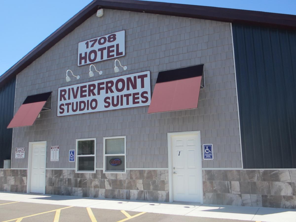 Riverfront Studio Suites マンケートー エクステリア 写真